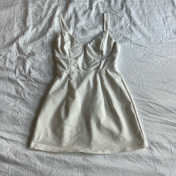 Princess Polly White Mini Dress A Line Small Size 4 Night Out NYE Classic - Picture 4 of 6